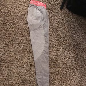 Get shark Flex leggings size Medium